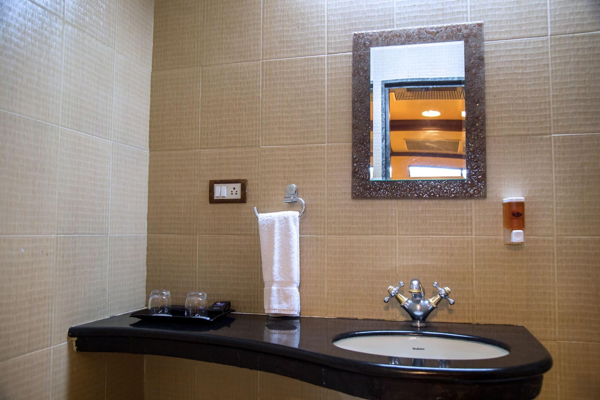 Hotel Tip Top Plaza Thane Ngoại thất bức ảnh