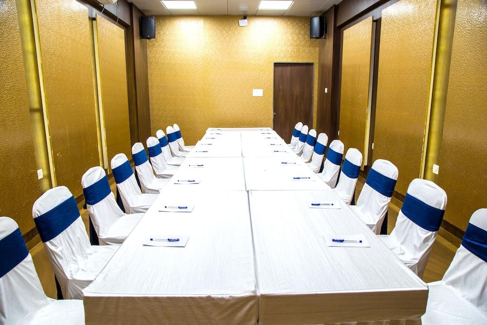 Hotel Tip Top Plaza Thane Ngoại thất bức ảnh